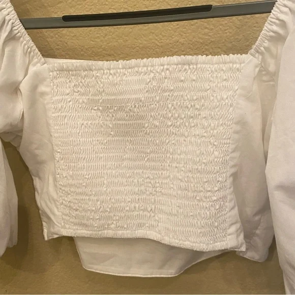 NWT~ABERCROMBIE & FITCH Pleated White Puff Sleeve Cropped Top Size Medium - Picture 5 of 8